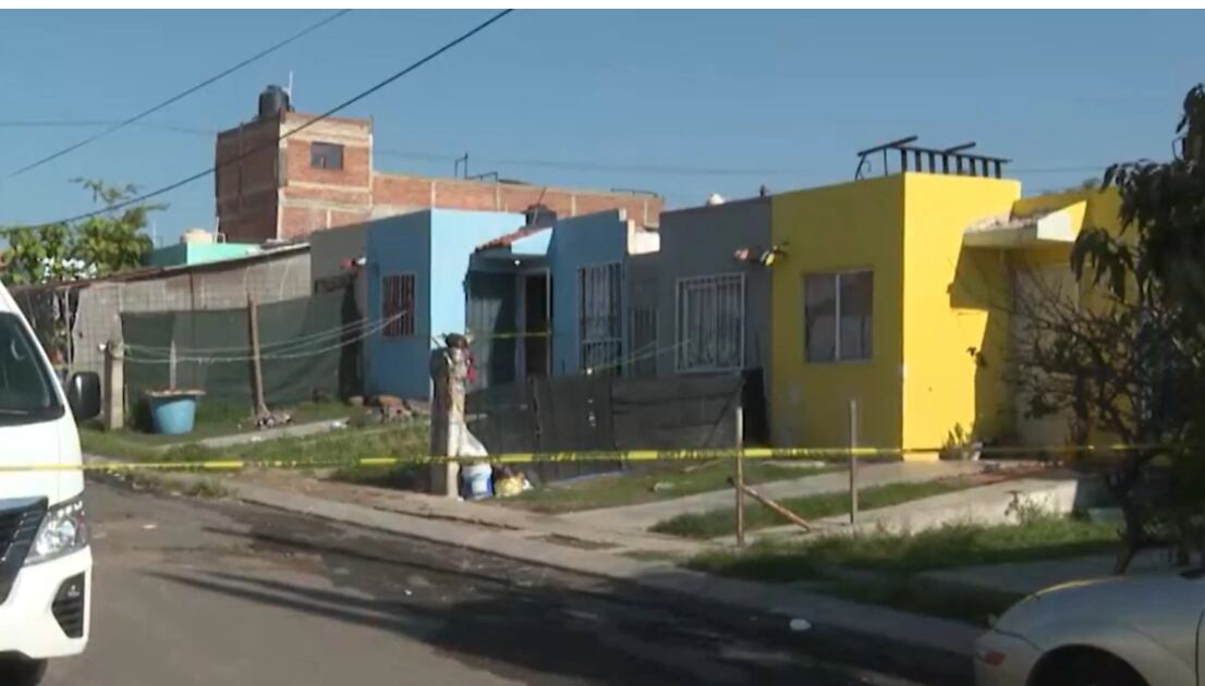 Hombre ataca a su pareja y a su hijastro menor de edad; la mujer perdió la vida