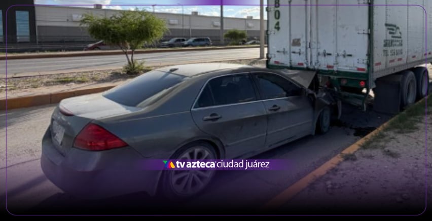 ¡SE INCRUSTA CONTRA UN TRÁILER! Conductora choca sobre el Boulevard Independencia